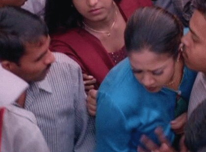 GM reccomend indian actress manishaa nipple