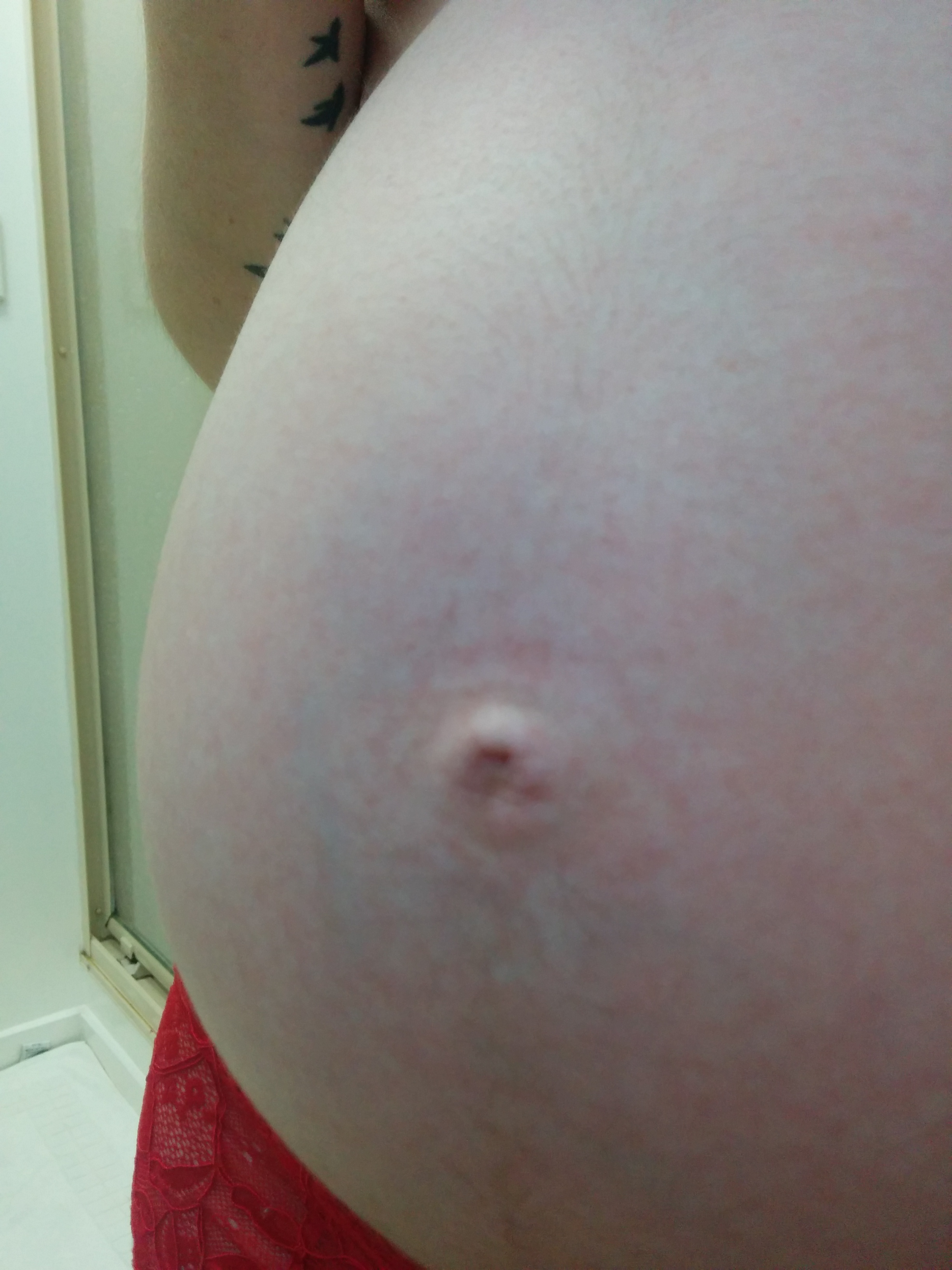 Dollface reccomend sexy pregnant outie belly button