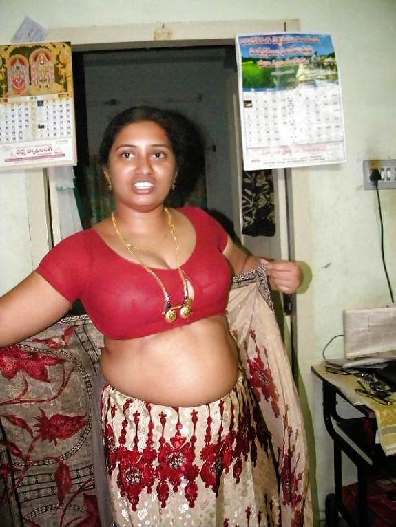 best of Aunty southindian show boobs telugu shamalas