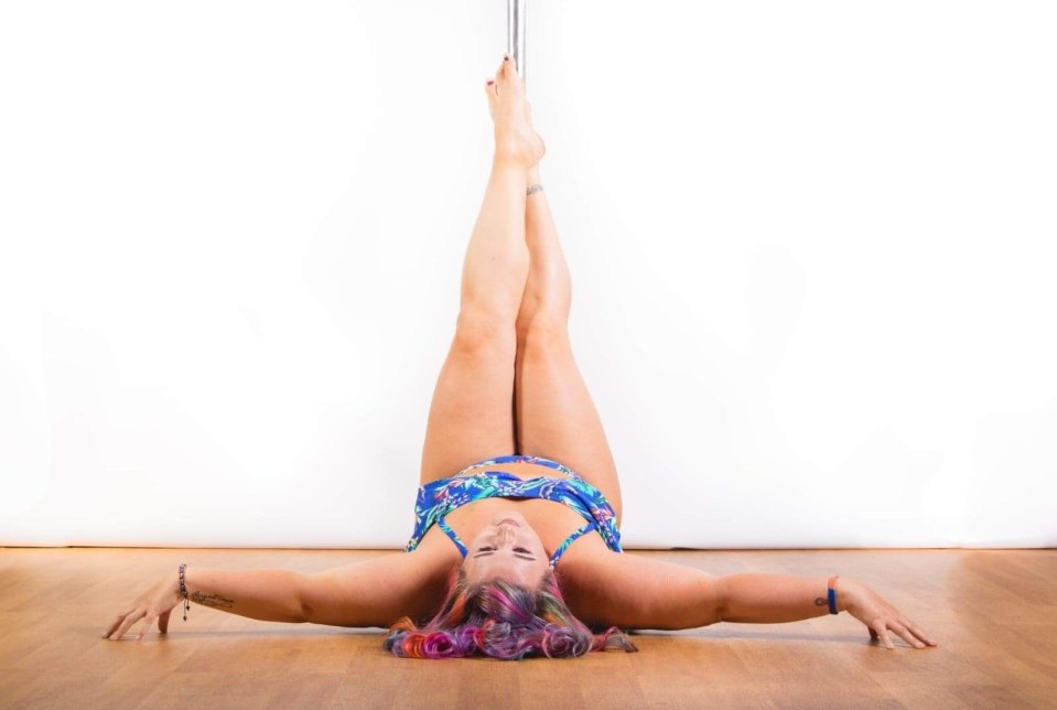 White L. reccomend yoga workout live show vibe with aurora willows